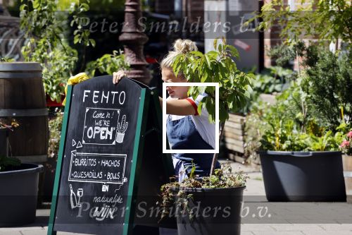 Amsterdam 6 mei 2020
Jennifer Hofman werkt parttime in het restaurant van haar vriend