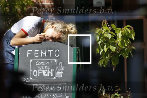 Amsterdam 6 mei 2020
Jennifer Hofman werkt parttime in het restaurant van haar vriend