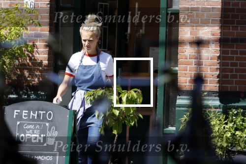 Amsterdam 6 mei 2020
Jennifer Hofman werkt parttime in het restaurant van haar vriend