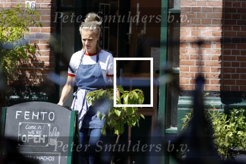 Amsterdam 6 mei 2020
Jennifer Hofman werkt parttime in het restaurant van haar vriend