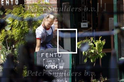 Amsterdam 6 mei 2020
Jennifer Hofman werkt parttime in het restaurant van haar vriend