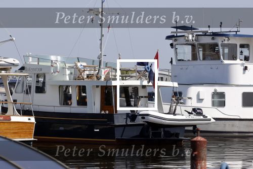Loosdrecht 7 mei 2020
Jeroen Pauw op zijn boor met de naam buitenvrouw in de haven in Loosdrecht.