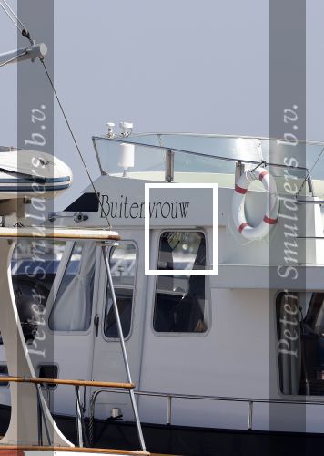 Loosdrecht 7 mei 2020
Jeroen Pauw op zijn boor met de naam buitenvrouw in de haven in Loosdrecht.