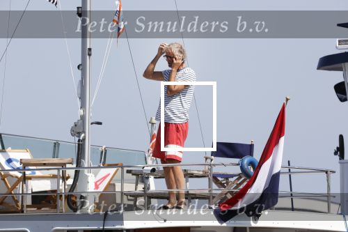 Loosdrecht 7 mei 2020
Jeroen Pauw op zijn boor met de naam buitenvrouw in de haven in Loosdrecht.
