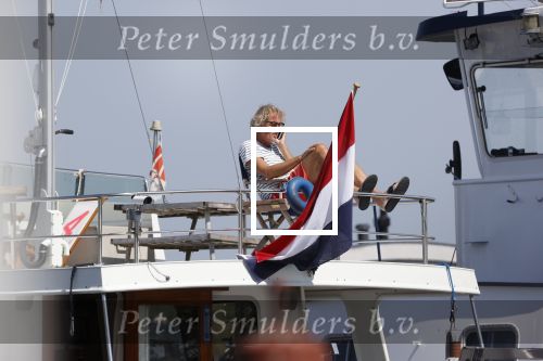 Loosdrecht 7 mei 2020
Jeroen Pauw op zijn boor met de naam buitenvrouw in de haven in Loosdrecht.