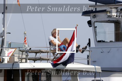Loosdrecht 7 mei 2020
Jeroen Pauw op zijn boor met de naam buitenvrouw in de haven in Loosdrecht.