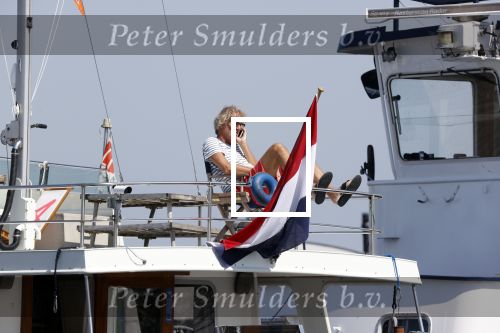 Loosdrecht 7 mei 2020
Jeroen Pauw op zijn boor met de naam buitenvrouw in de haven in Loosdrecht.