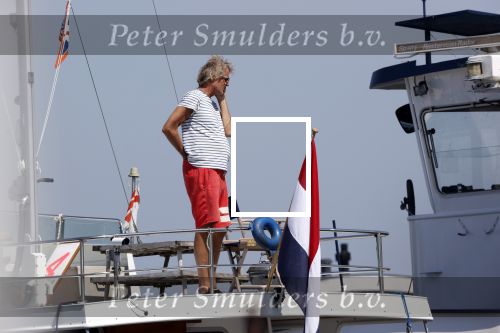 Loosdrecht 7 mei 2020
Jeroen Pauw op zijn boor met de naam buitenvrouw in de haven in Loosdrecht.