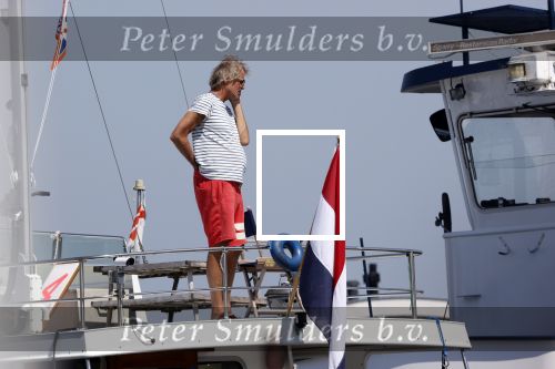 Loosdrecht 7 mei 2020
Jeroen Pauw op zijn boor met de naam buitenvrouw in de haven in Loosdrecht.