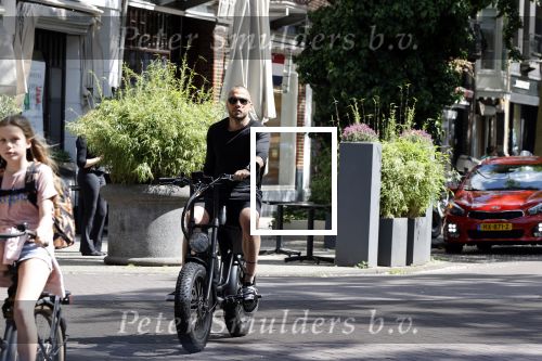 Amsterdam 28 mei 2020
Johnny Heitinga met zijn kinderen Jezebel en Lennox op de fiets in Amsterdam zuid
