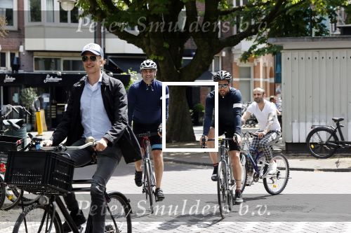 Amsterdam, 25 Mei 2020
Johnny Heitinga Ralph Manheim op de racefiets