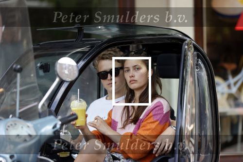 Amsterdam 26 mei 2020
Julian Vahle en zijn vriendin Chelsey Weimar in hun Biro karretje