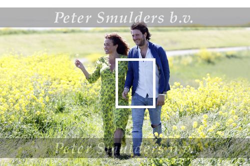 Uitdam 4 mei 2020
Katja Schuurman ( zwanger) en haar man op de dijk bij Uitdam.