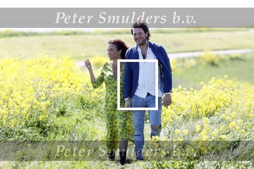 Uitdam 4 mei 2020
Katja Schuurman ( zwanger) en haar man op de dijk bij Uitdam.