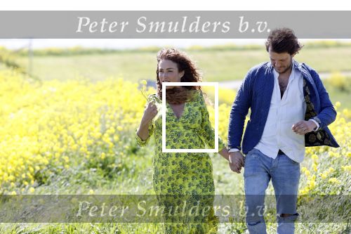 Uitdam 4 mei 2020
Katja Schuurman ( zwanger) en haar man op de dijk bij Uitdam.