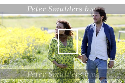 Uitdam 4 mei 2020
Katja Schuurman ( zwanger) en haar man op de dijk bij Uitdam.