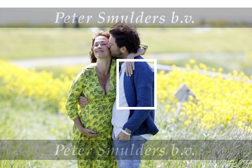 Uitdam 4 mei 2020
Katja Schuurman ( zwanger) en haar man op de dijk bij Uitdam.