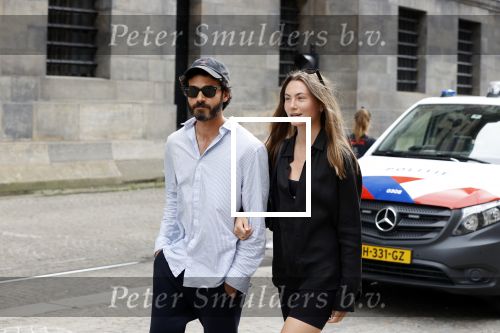 Amsterdam 1 juni 2020
Demonstratie op de dam tegen politiegeweld tegen donkere mensen naar aanleiding van de dood van George Floyd door poltieman in USA. Kay nambiar met nieuwe vriendin