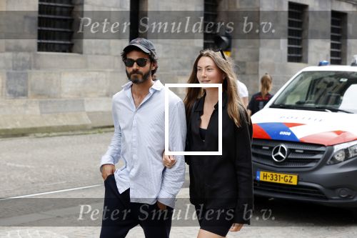 Amsterdam 1 juni 2020
Demonstratie op de dam tegen politiegeweld tegen donkere mensen naar aanleiding van de dood van George Floyd door poltieman in USA. Kay nambiar met nieuwe vriendin