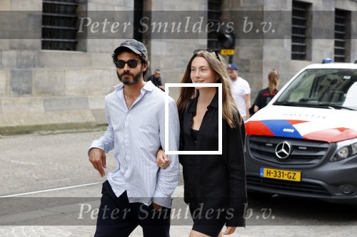 Amsterdam 1 juni 2020
Demonstratie op de dam tegen politiegeweld tegen donkere mensen naar aanleiding van de dood van George Floyd door poltieman in USA. Kay nambiar met nieuwe vriendin