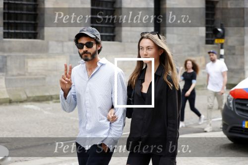 Amsterdam 1 juni 2020
Demonstratie op de dam tegen politiegeweld tegen donkere mensen naar aanleiding van de dood van George Floyd door poltieman in USA. Kay nambiar met nieuwe vriendin