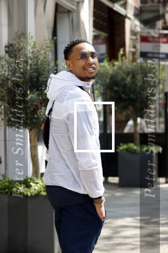 Amsterdam 7 mei 2020
Kenny tete met een kennis in Amsterdam zuid