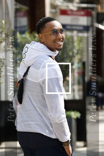 Amsterdam 7 mei 2020
Kenny tete met een kennis in Amsterdam zuid