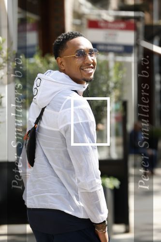 Amsterdam 7 mei 2020
Kenny tete met een kennis in Amsterdam zuid
