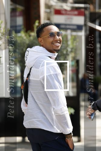 Amsterdam 7 mei 2020
Kenny tete met een kennis in Amsterdam zuid