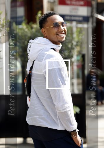 Amsterdam 7 mei 2020
Kenny tete met een kennis in Amsterdam zuid