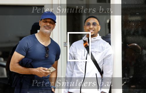 Amsterdam 7 mei 2020
Kenny tete met Ruud Gullit  in Amsterdam zuid