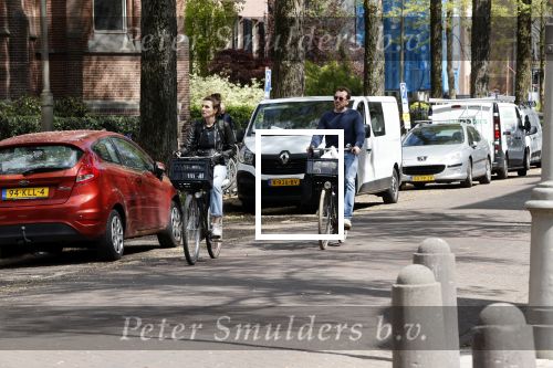 Amsterdam 4 mei 2020
Kim v Kooten en Jacob Derwig op ded fiets in Amsterdam zuid.