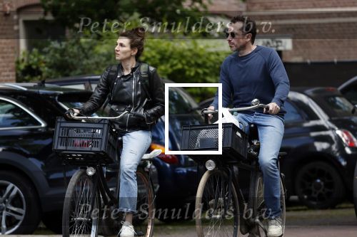 Amsterdam 4 mei 2020
Kim v Kooten en Jacob Derwig op ded fiets in Amsterdam zuid.