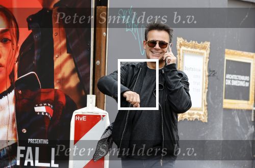 Amsterdam 3 mei 2020
Leco v Zadelhoff bellend op de pc hooftstraat.