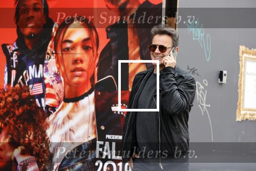 Amsterdam 3 mei 2020
Leco v Zadelhoff bellend op de pc hooftstraat.