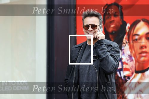 Amsterdam 3 mei 2020
Leco v Zadelhoff bellend op de pc hooftstraat.