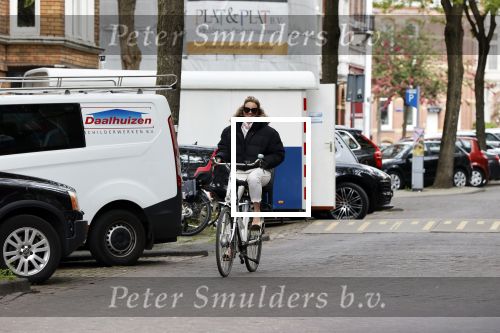 Amsterdam 15 mei 2020
Lieke v Lexmond op de fiets in Amsterdam