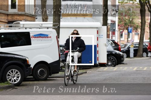 Amsterdam 15 mei 2020
Lieke v Lexmond op de fiets in Amsterdam