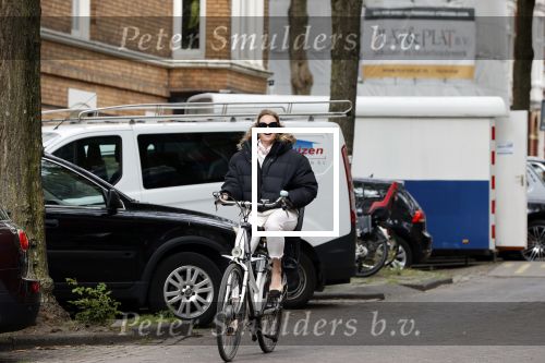 Amsterdam 15 mei 2020
Lieke v Lexmond op de fiets in Amsterdam