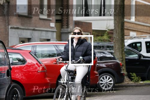 Amsterdam 15 mei 2020
Lieke v Lexmond op de fiets in Amsterdam