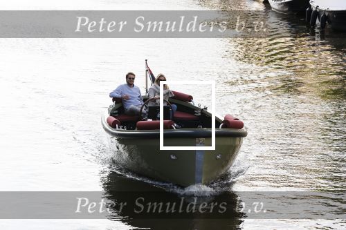 Amsterdam 27 mei 2020
Lieke v Lexmond en haar man Bas v Veggel varen in hun boot door de grachten van Amsterdam .