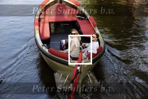 Amsterdam 27 mei 2020
Lieke v Lexmond en haar man Bas v Veggel varen in hun boot door de grachten van Amsterdam .