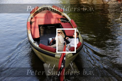 Amsterdam 27 mei 2020
Lieke v Lexmond en haar man Bas v Veggel varen in hun boot door de grachten van Amsterdam .