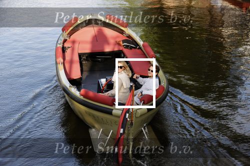 Amsterdam 27 mei 2020
Lieke v Lexmond en haar man Bas v Veggel varen in hun boot door de grachten van Amsterdam .