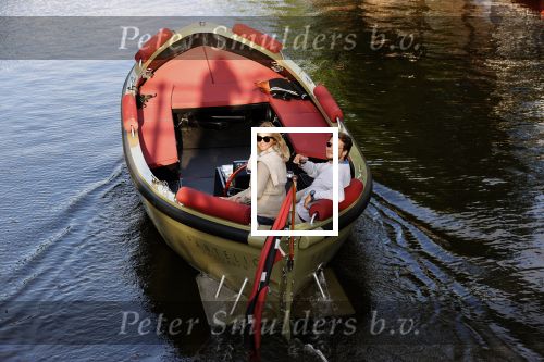 Amsterdam 27 mei 2020
Lieke v Lexmond en haar man Bas v Veggel varen in hun boot door de grachten van Amsterdam .
