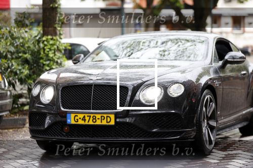 Amsterdam 1 mei 2020
Mark Teurlings en sanne Rosinga in hun bentleys in amsterdam zuid
