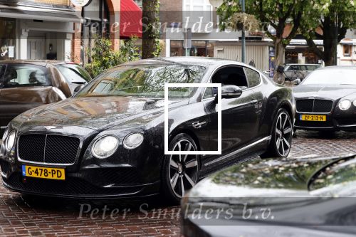 Amsterdam 1 mei 2020
Mark Teurlings en sanne Rosinga in hun bentleys in amsterdam zuid