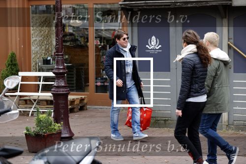 Amsterdam 2 mei 2020
Martijn Krabbe en zijn vrouw Deborah gaan op de scooter eten kopen bij een indonesische toko