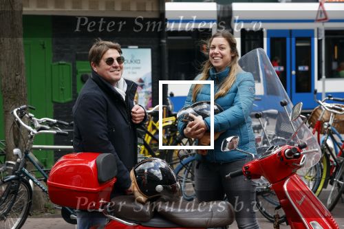 Amsterdam 2 mei 2020
Martijn Krabbe en zijn vrouw Deborah gaan op de scooter eten kopen bij een indonesische toko