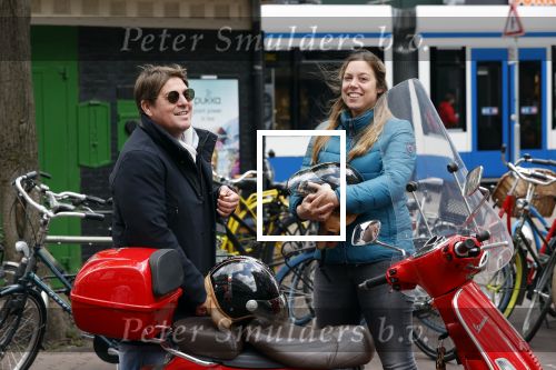 Amsterdam 2 mei 2020
Martijn Krabbe en zijn vrouw Deborah gaan op de scooter eten kopen bij een indonesische toko